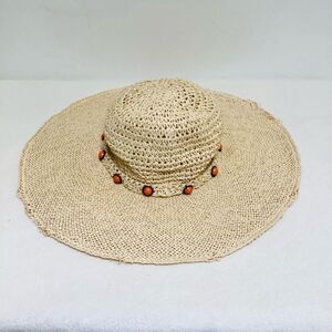 STRAW HAT CORAL RIM DETAIL